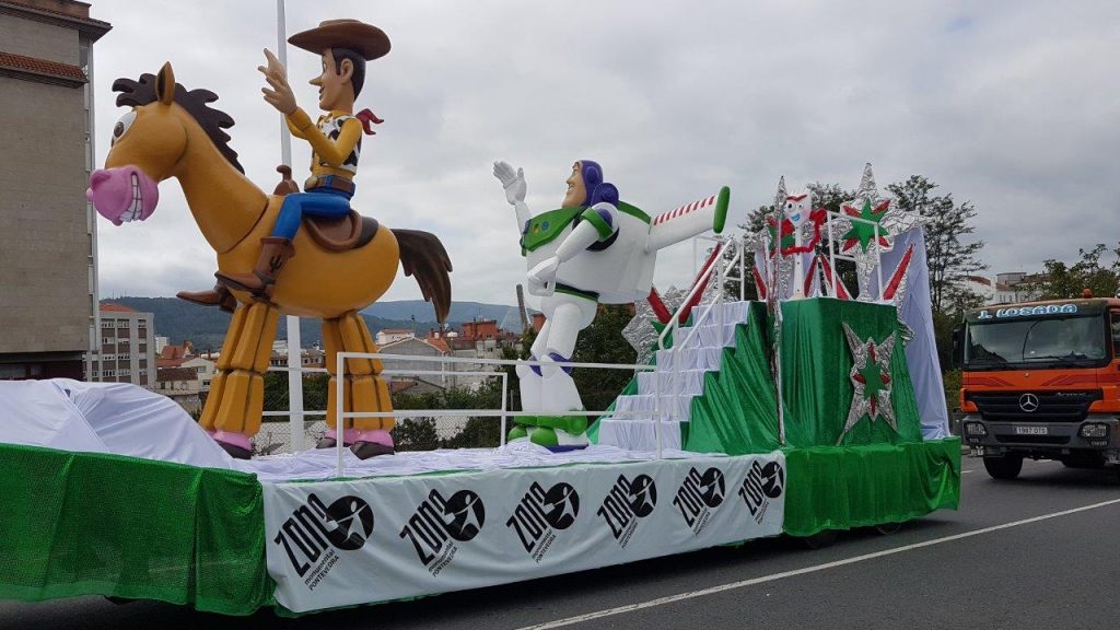 Carrozas infantiles con personajes Disney para eventos, fiestas, cabalgatas, desfiles...